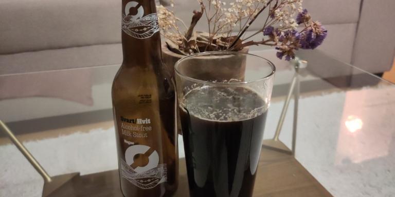 Nøgne Ø: Svart/Hvit