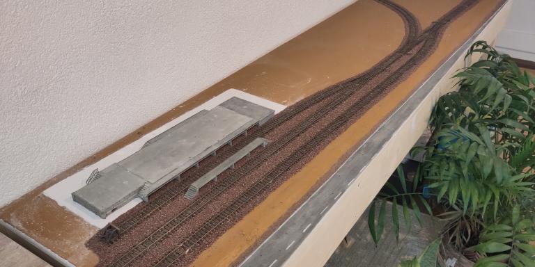 Overview of the shelf layout with all tracks in place